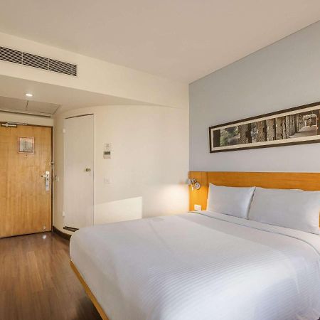 Ibis Gurgaon Golf Course Road - An Accor Brand Hotell Exteriör bild