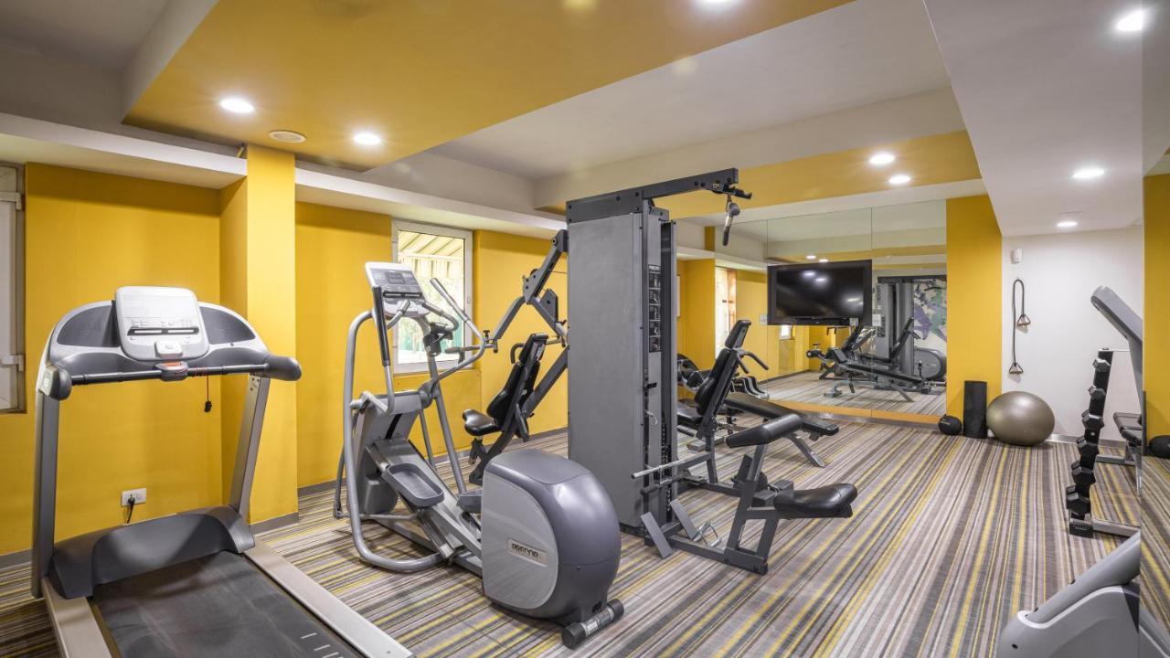 Ibis Gurgaon Golf Course Road - An Accor Brand Hotell Exteriör bild
