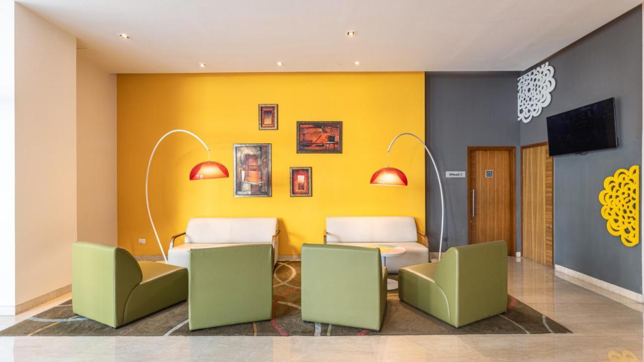 Ibis Gurgaon Golf Course Road - An Accor Brand Hotell Exteriör bild
