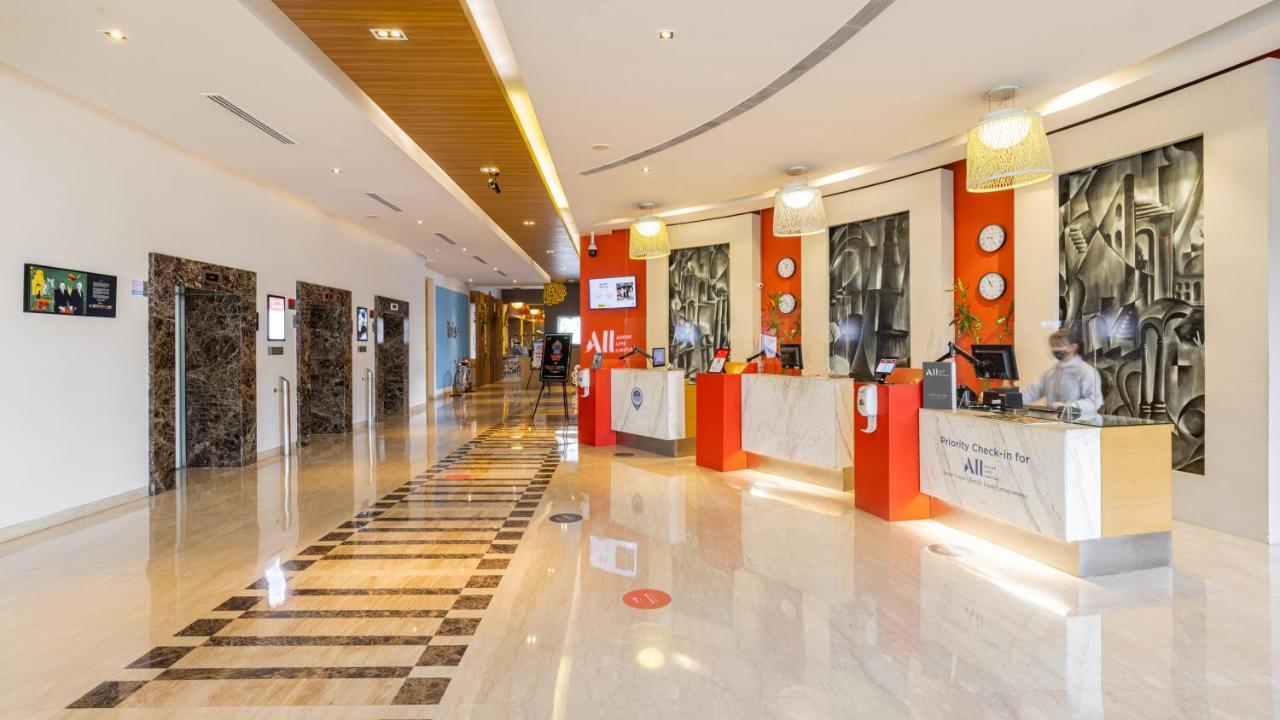 Ibis Gurgaon Golf Course Road - An Accor Brand Hotell Exteriör bild
