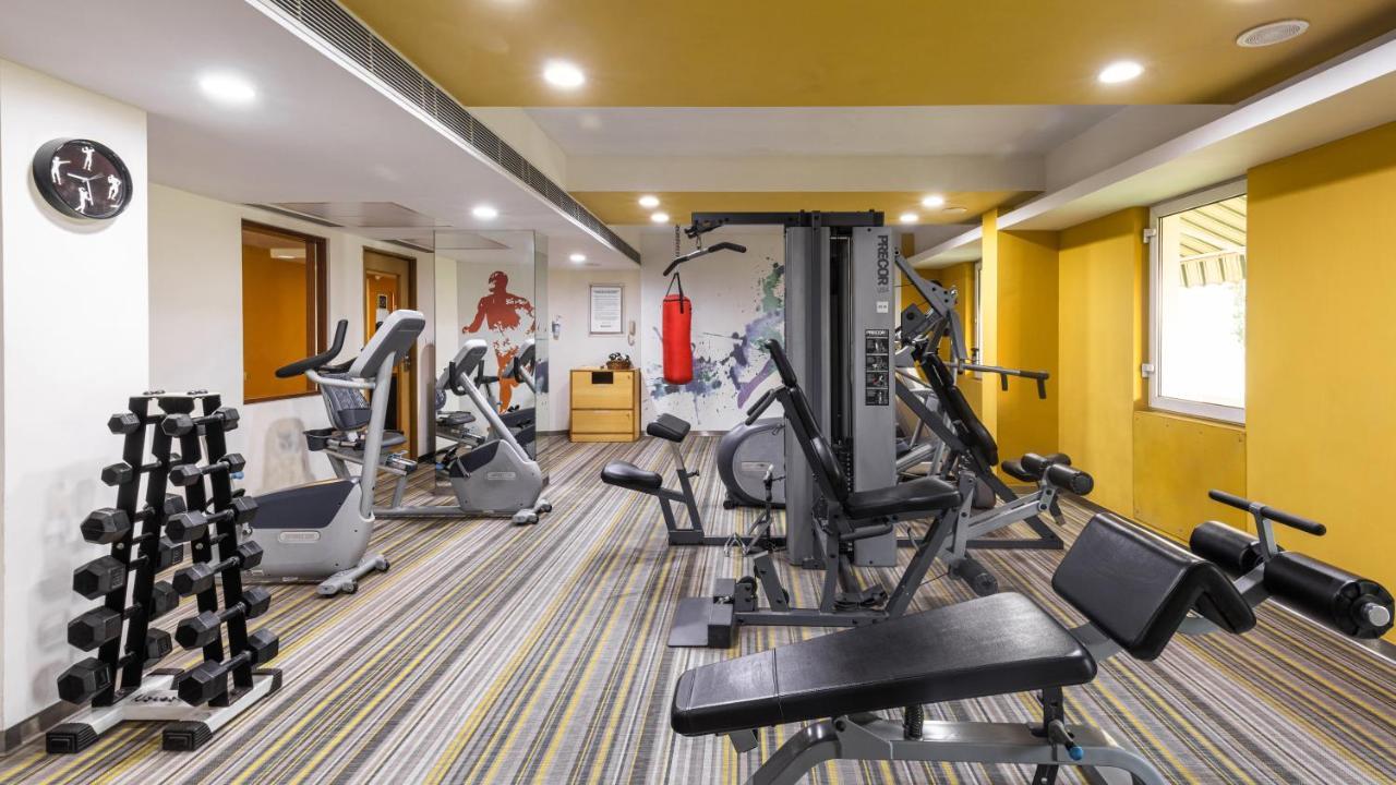 Ibis Gurgaon Golf Course Road - An Accor Brand Hotell Exteriör bild