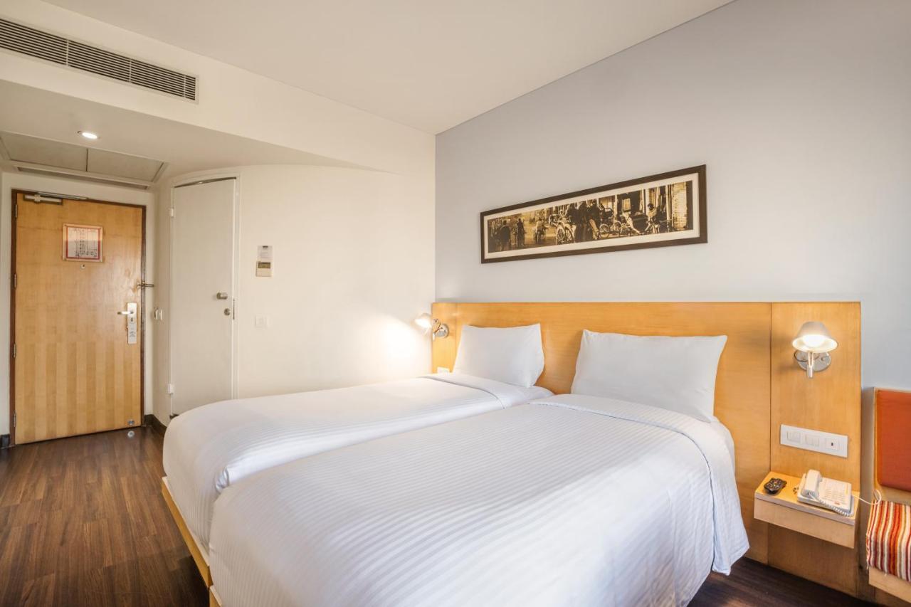 Ibis Gurgaon Golf Course Road - An Accor Brand Hotell Exteriör bild