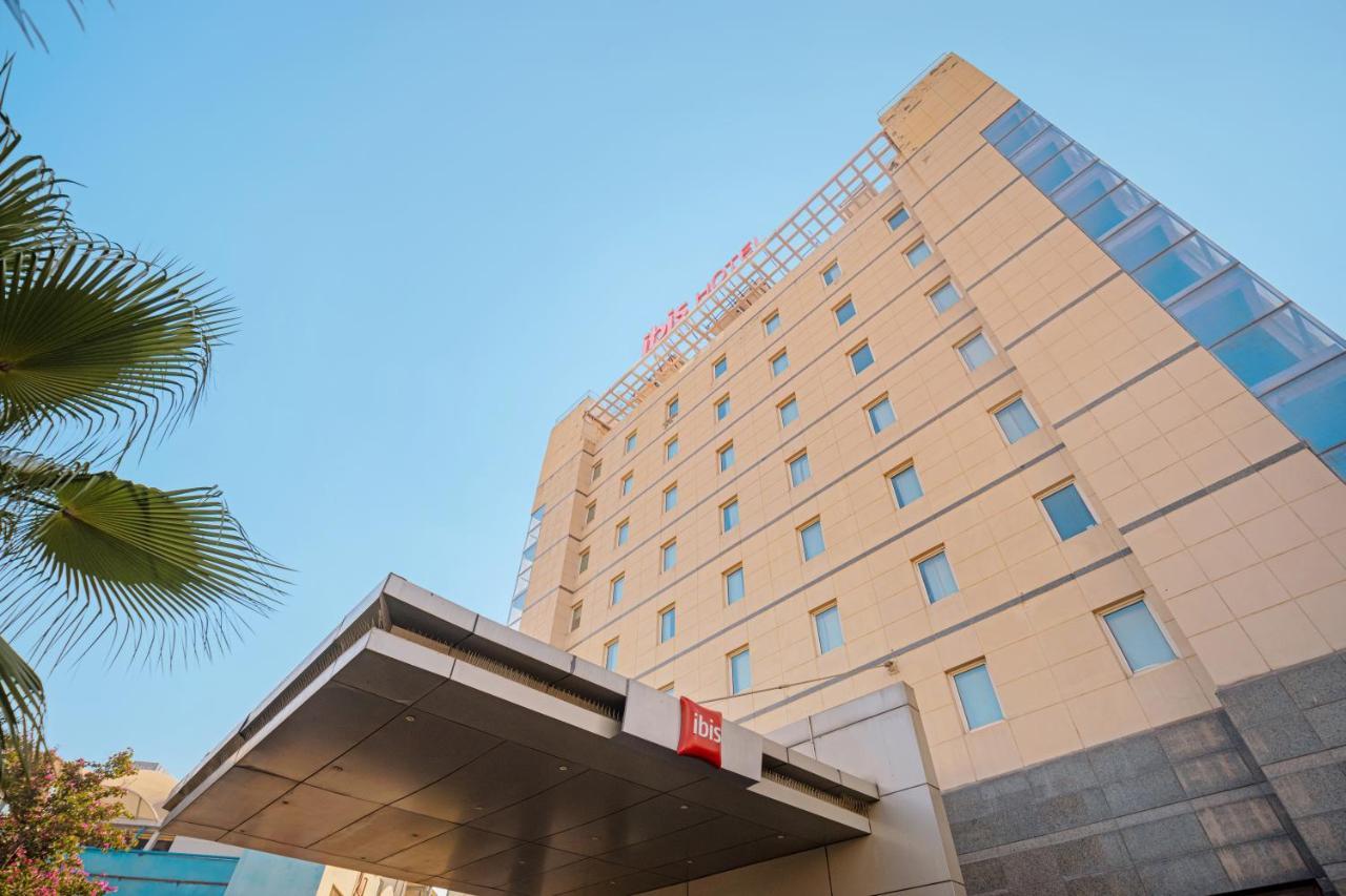 Ibis Gurgaon Golf Course Road - An Accor Brand Hotell Exteriör bild