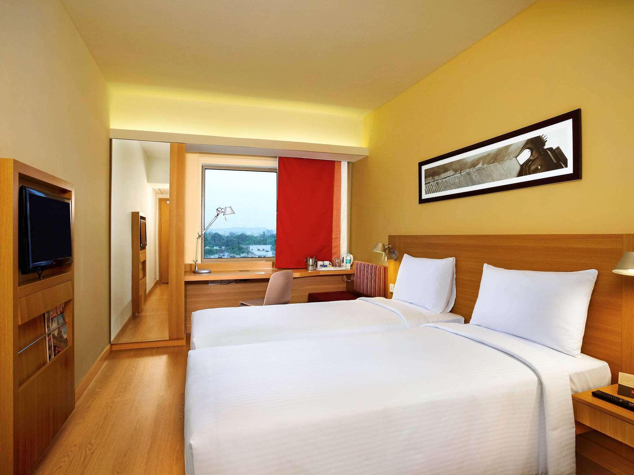 Ibis Gurgaon Golf Course Road - An Accor Brand Hotell Exteriör bild