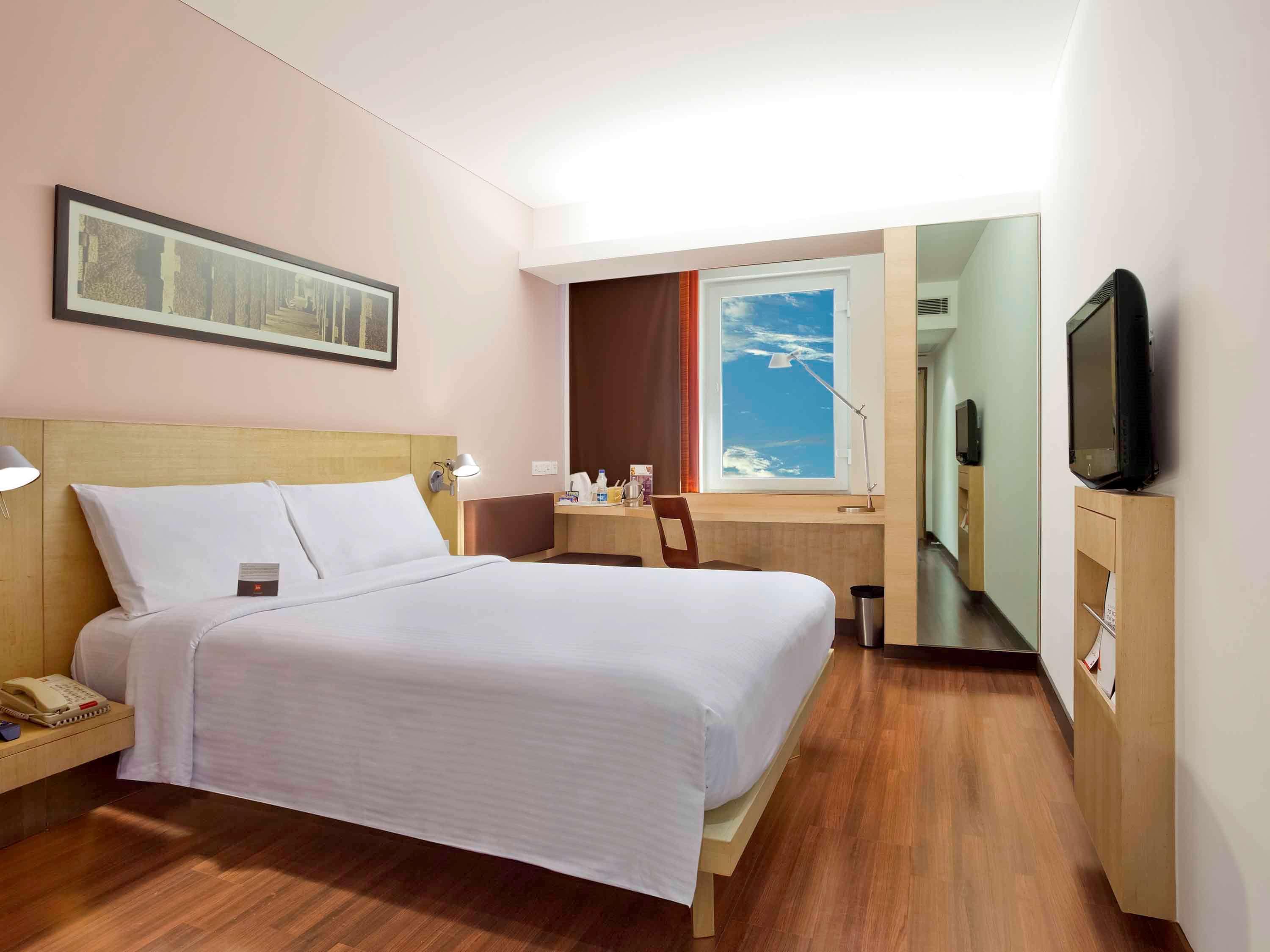 Ibis Gurgaon Golf Course Road - An Accor Brand Hotell Exteriör bild